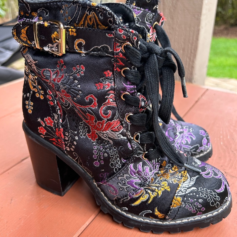 Diba floral ankle boots 3” combat boots buckle zipper sides. Black multi Color
